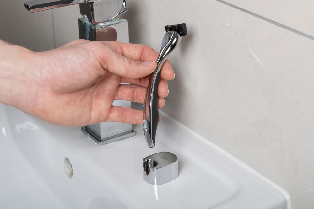 How Long Do Razor Blades Last? (When to Change Yours)